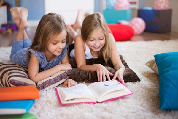 bambini in lettura bambini in lettura